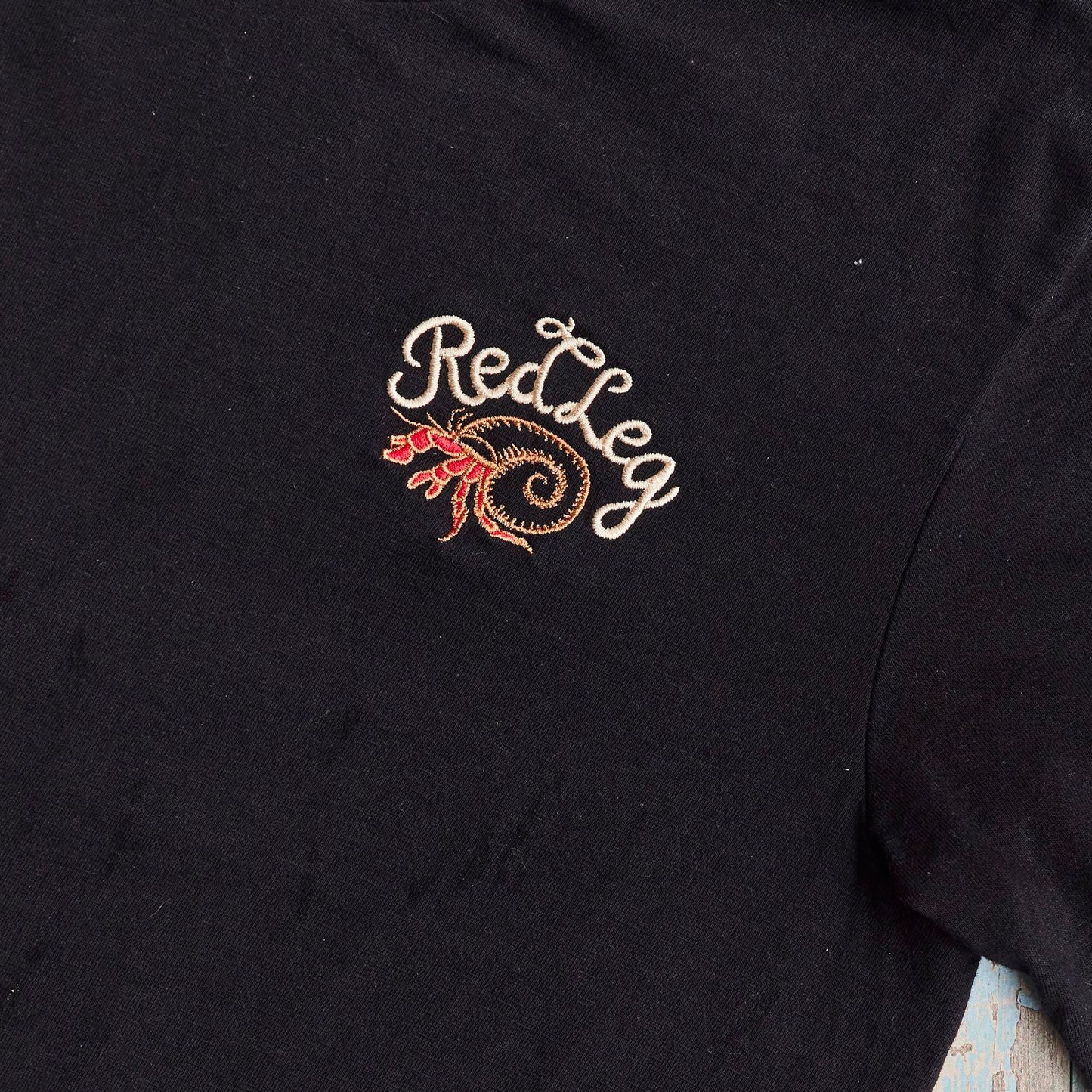 EMBROIDERED LOGO TEE